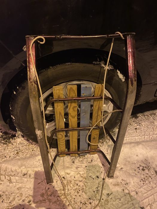 Продам міцні санкі !