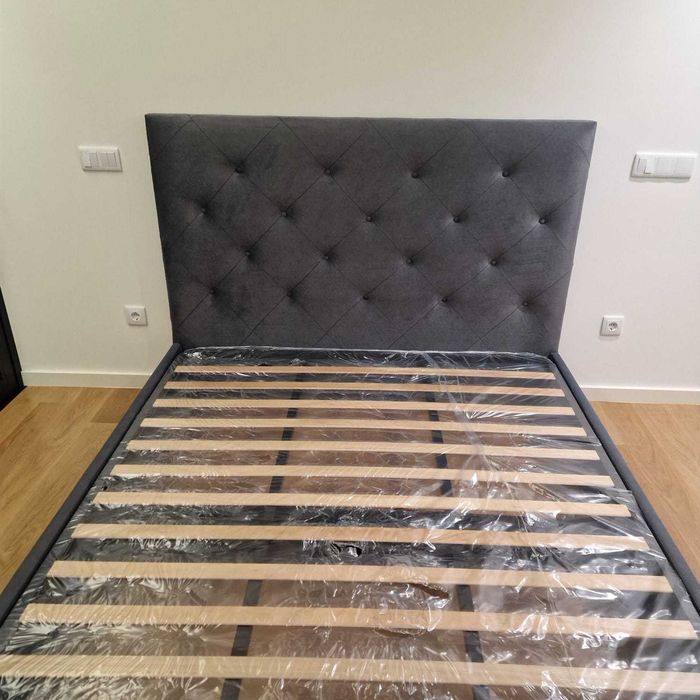 Camas De Casal Estofadas Top de Gama 190x140m Estrado Incluído 199€ !!