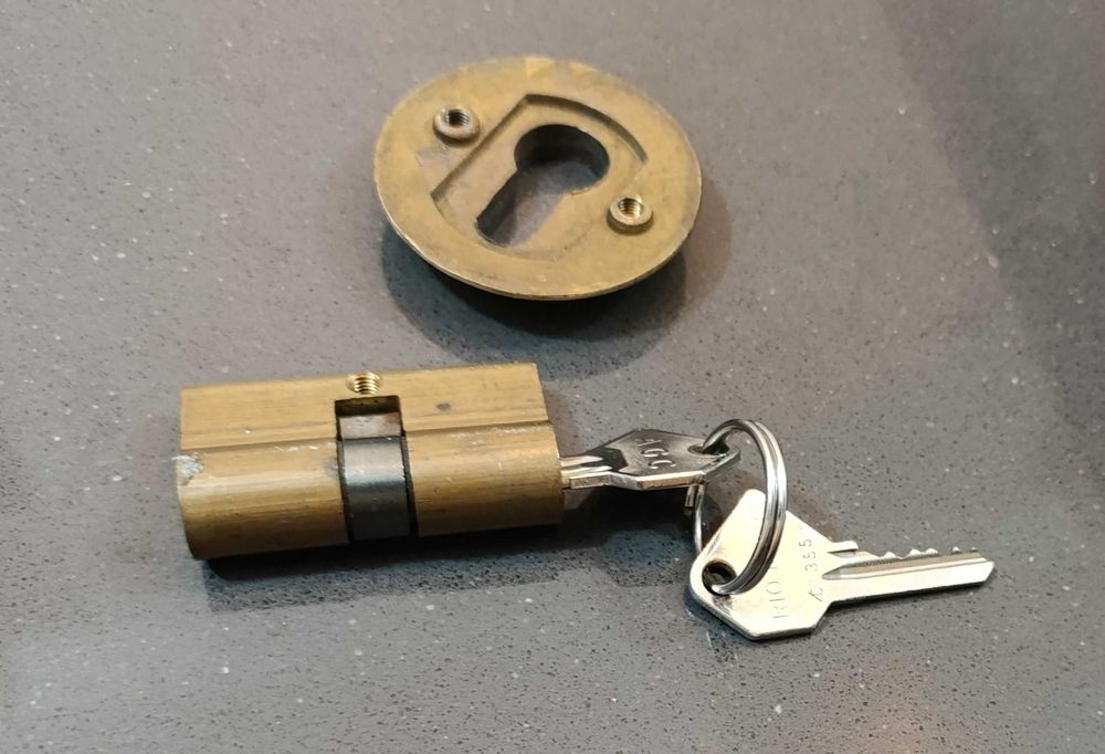 Cilindro Canhão em bronze,  completo e c/ 2 chaves - Marca AGC