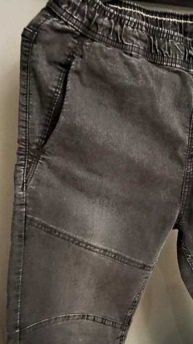 Dżinsy Joggery w rozmiarze 30/32 Cropp