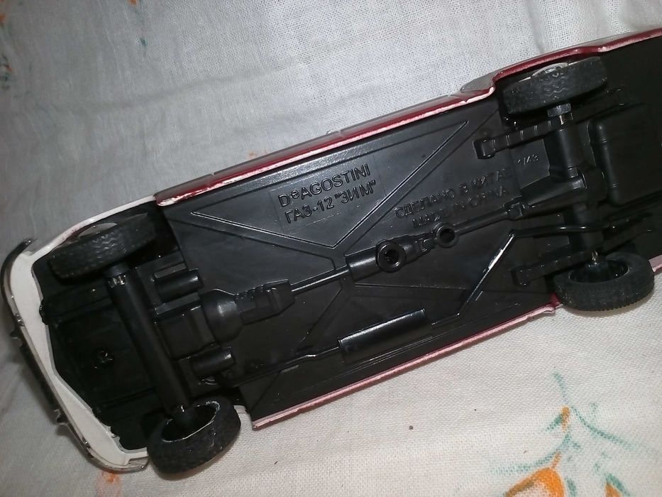 DeAgostini 1:43 Масштабная модель автомобиля ГАЗ-12 «ЗиМ» (1950)