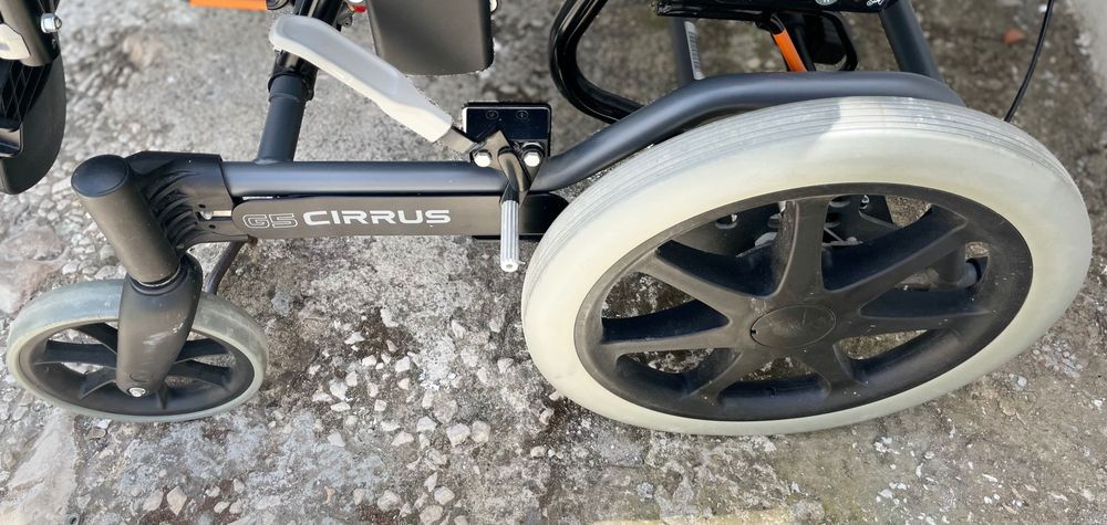 Cadeira de rodas Breezy Cirrus G5