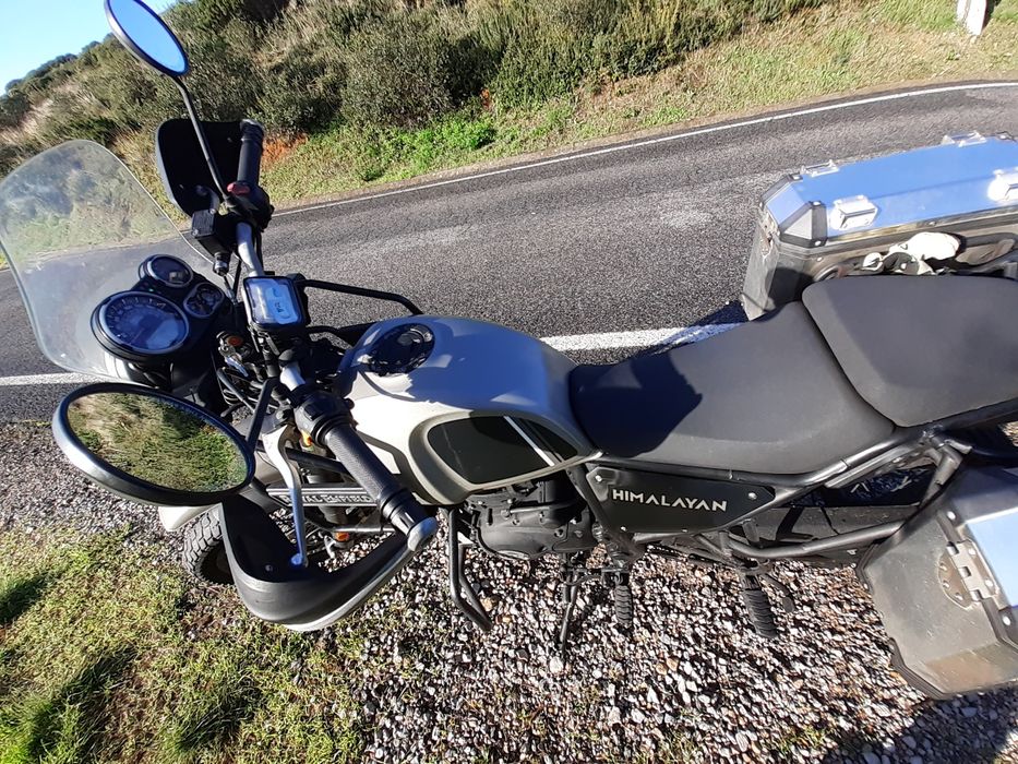 Vendo Himalayan de 2020 em bom estado e com caixas