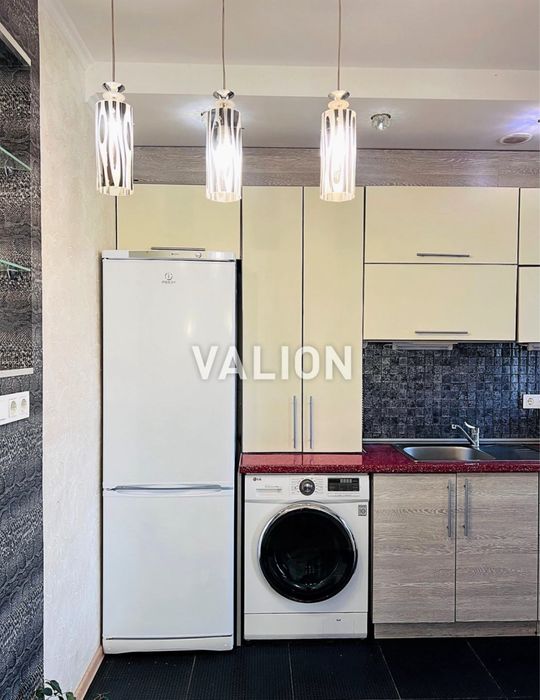 Продам двокімнатну квартиру, пр-т Миру, б. 21, м. Чернігів. Центр.