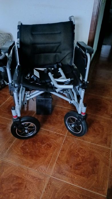 Cadeira rodas elétrica nova