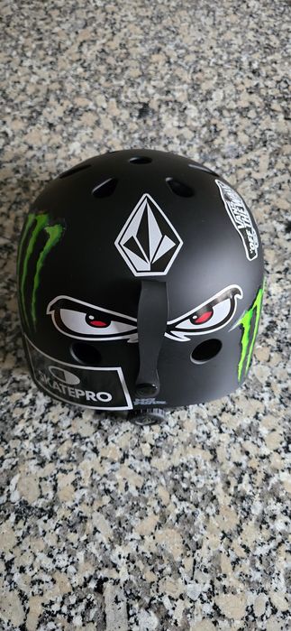 Capacete Ski / Snowboard No Fear customizado com suporte GoPro