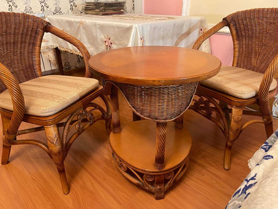 Мебель столик и кресла
ратанга 2 кресла и столик