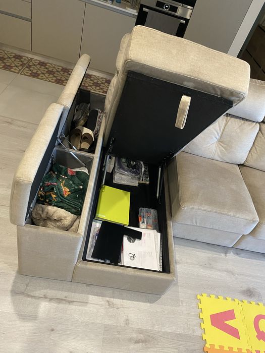 Sofá com chaise longue