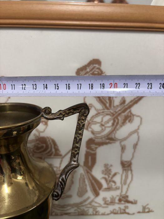 Jarra em latão com 32cm