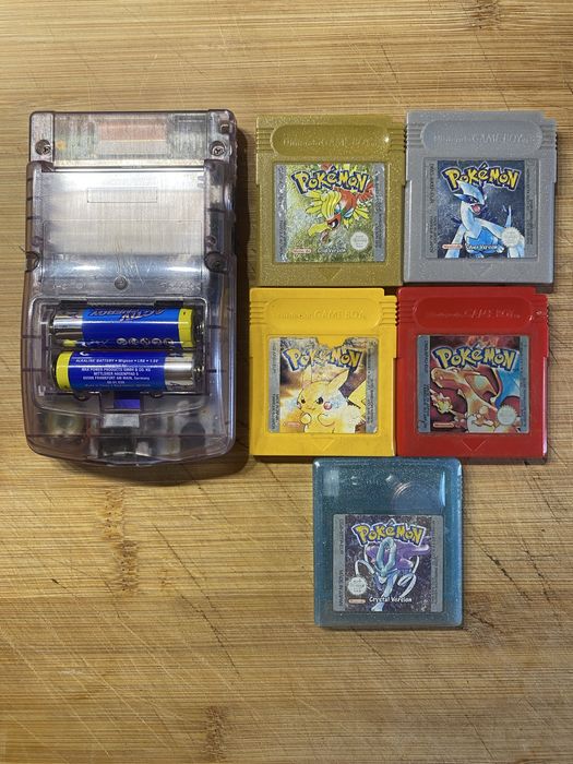 Game boy color (1999) 5 versões pokémon Game boy Advance ( ecrã queimado a funcionar )