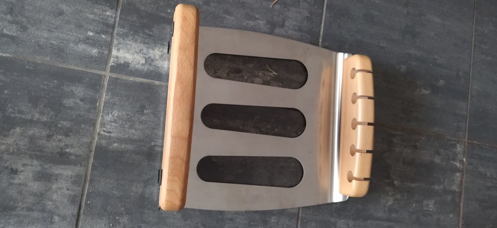 Suporte de Facas em Madeira e Metal