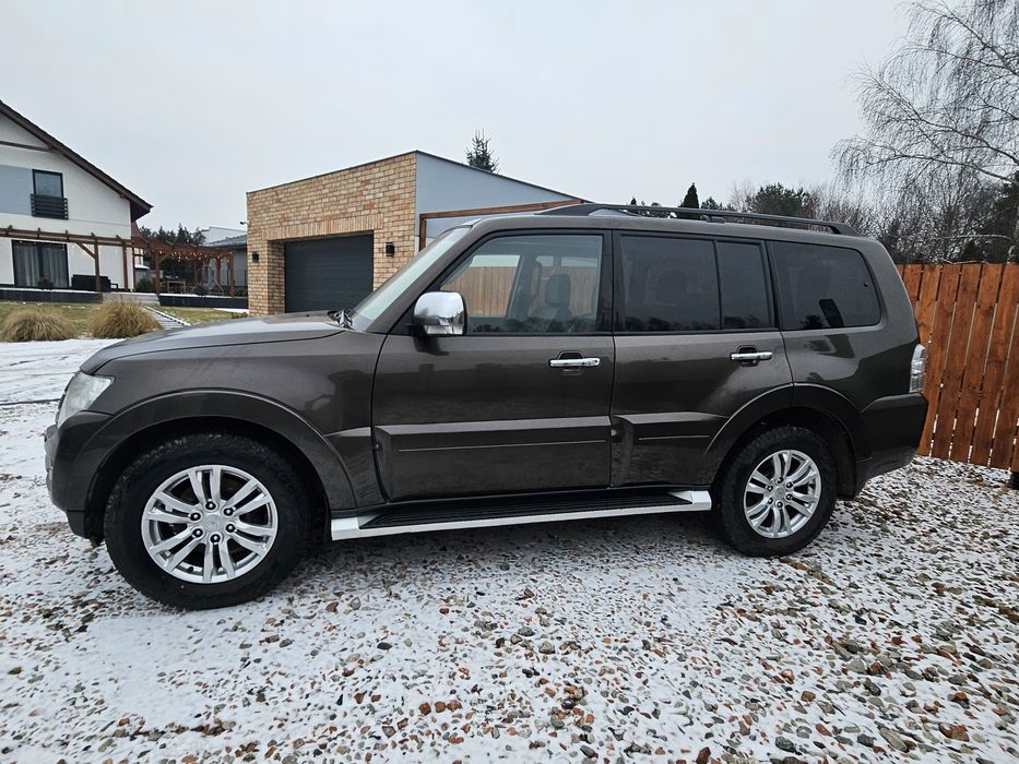 Mitsubischi Pajero  3.2  2018 r. Diesel.  7 miejsc.  Uszkodzony silnik