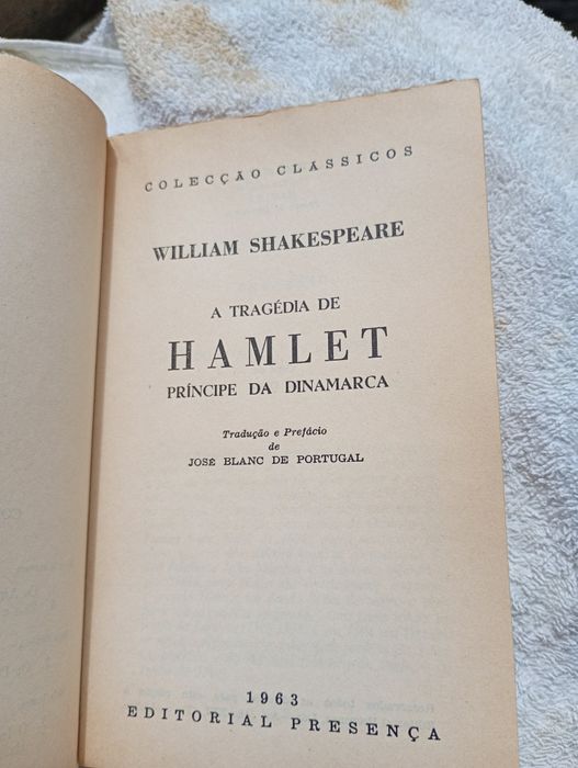 Hamlet - Shakespeare - Tradução e prefácio de José Blanc de Portugal - 1 edição - editorial presença 1963- Colecçao clássicos-9E-Peça antiga5E Desde2E