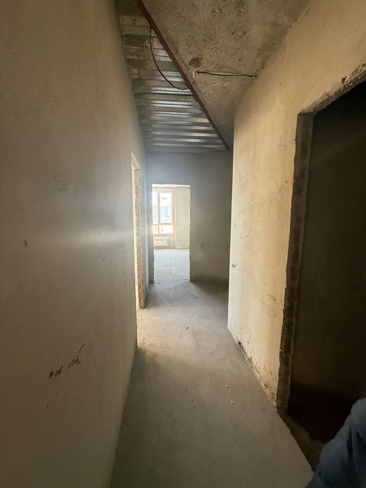 Продам велику 2к квартиру. Лушпи. Новобудова. Еверест