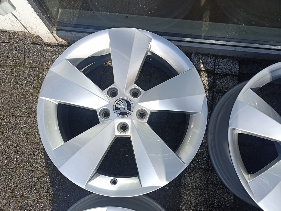 OEM 17" Skoda Superb Octavia Kodiaq Karoq Passat Tiguan Touran j. Nowe