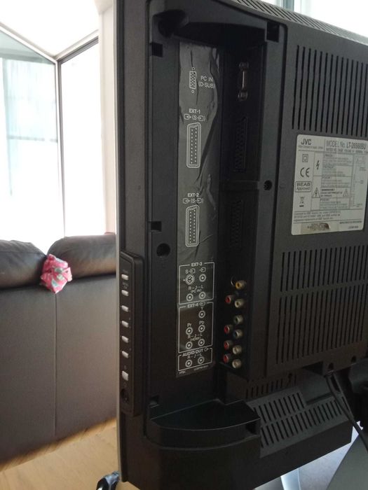 TV JVC 26 polegadas, Funcional com comando