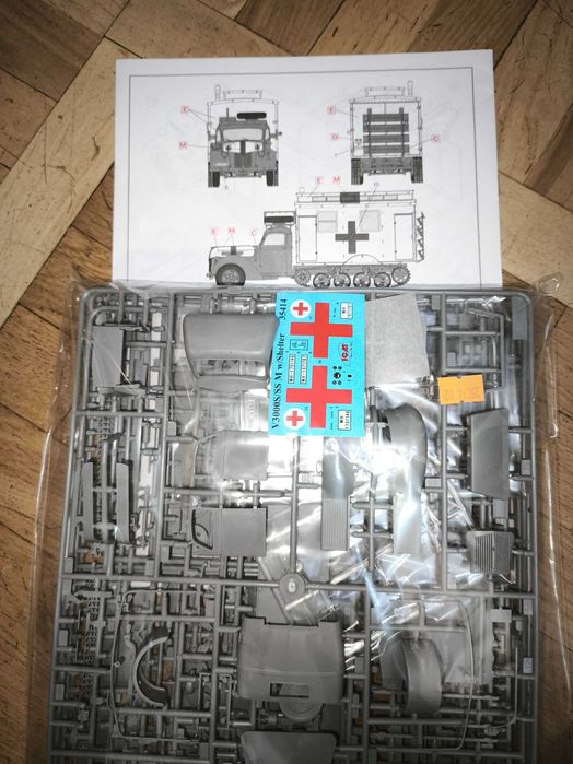 Модель icm 1/35 V3000S/SS Maultier санітарний автомобіль