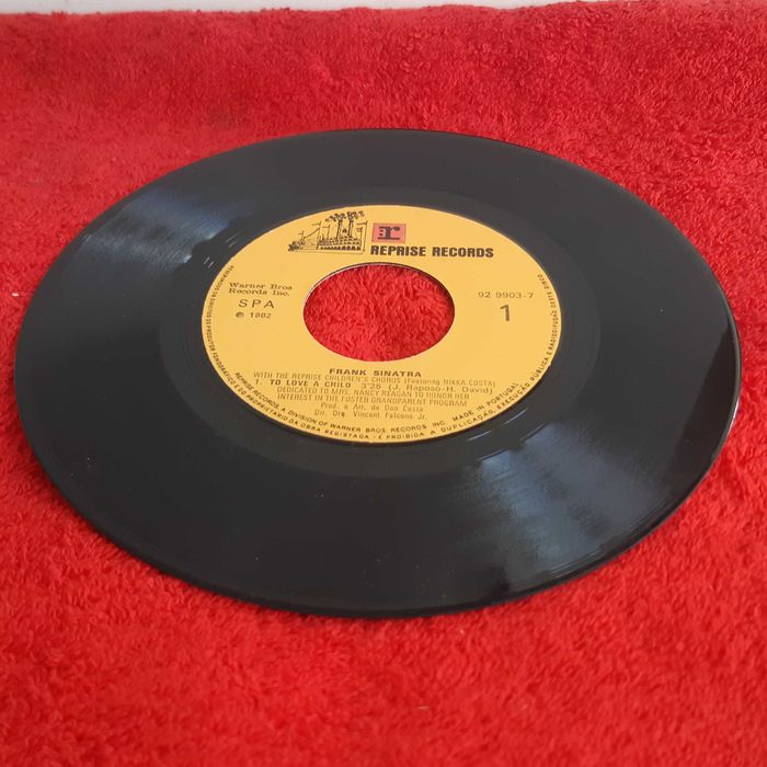 Disco Vinil Single Frank Sinatra - To Love a Child