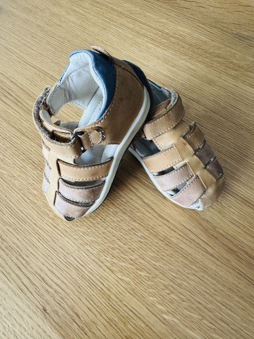 Sandałki skórzane Lasocki rozmiar 19