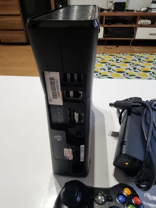 Xbox 360 Slim S RGH3, 250GB, pad, zasilacz - ponad 40 tytułów.