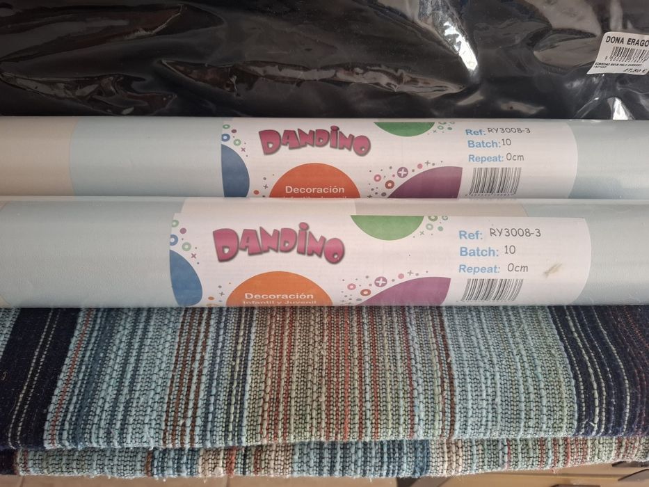 Rolo de papel de parede as riscas