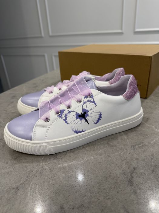 Красовки на девочку фирма Bata