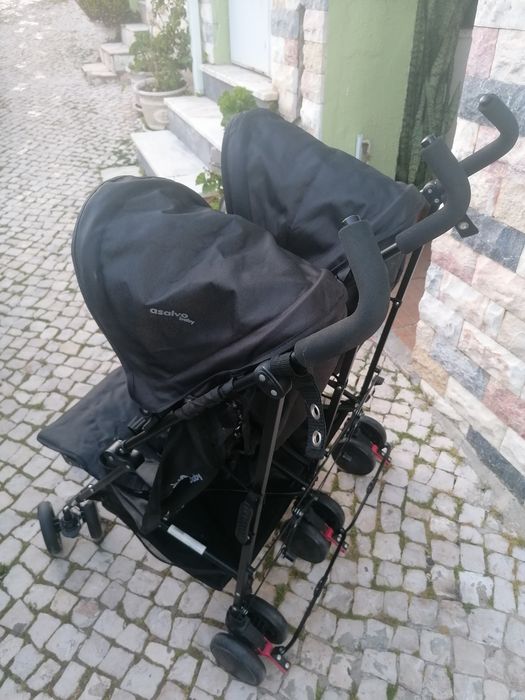 Carrinho de passeio para bebés gémeos