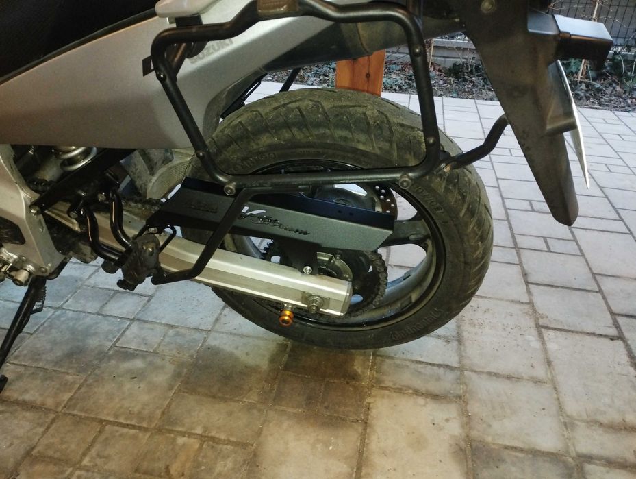 Osłona łańcucha Suzuki V Strom DL 650, 1000, 1050, KLV 1000