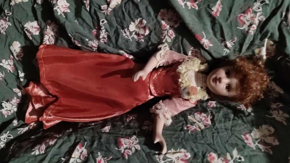 Продам кукли фарфорові