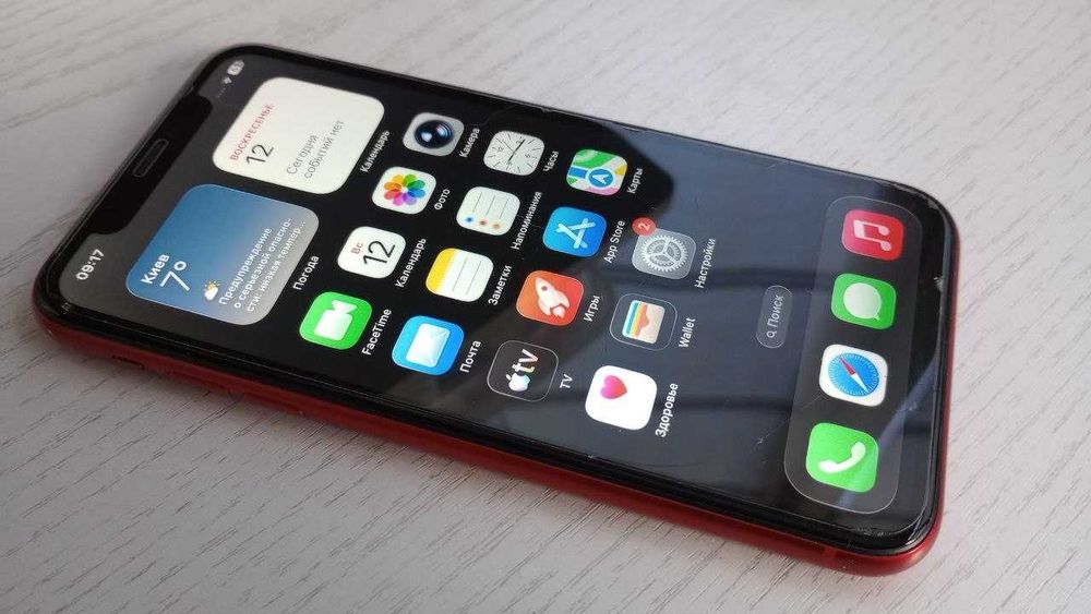 IPhone 11, Red, 128Gb + 4 чохла