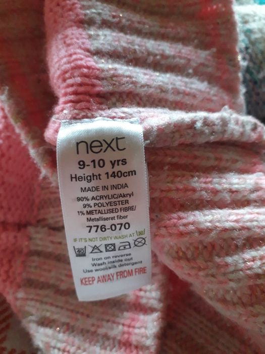 Sweterek dziewczęcy