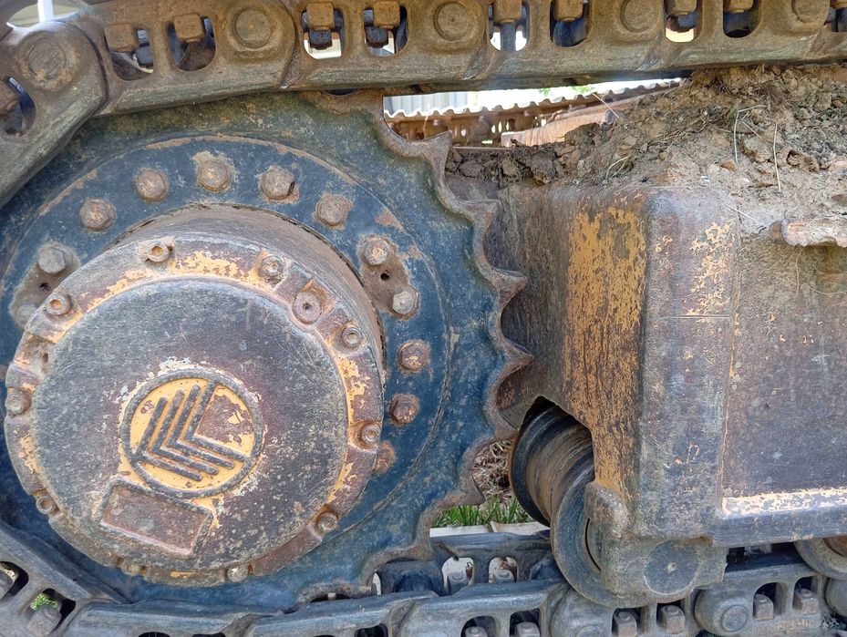 Giratória Liebherr r312 Guarda • OLX.pt