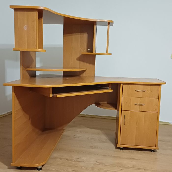 Стіл комп'ютерний кутовий 1×1.4