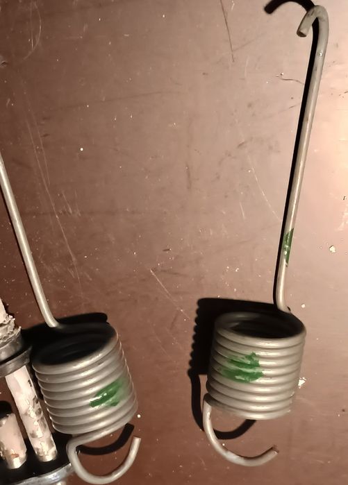 Części do pralki Beko widocznej na zdjęciach.