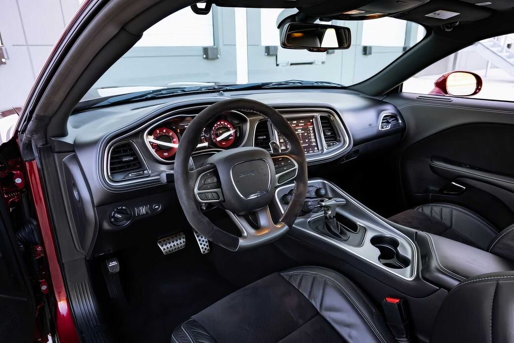 Dodge Challenger      2021