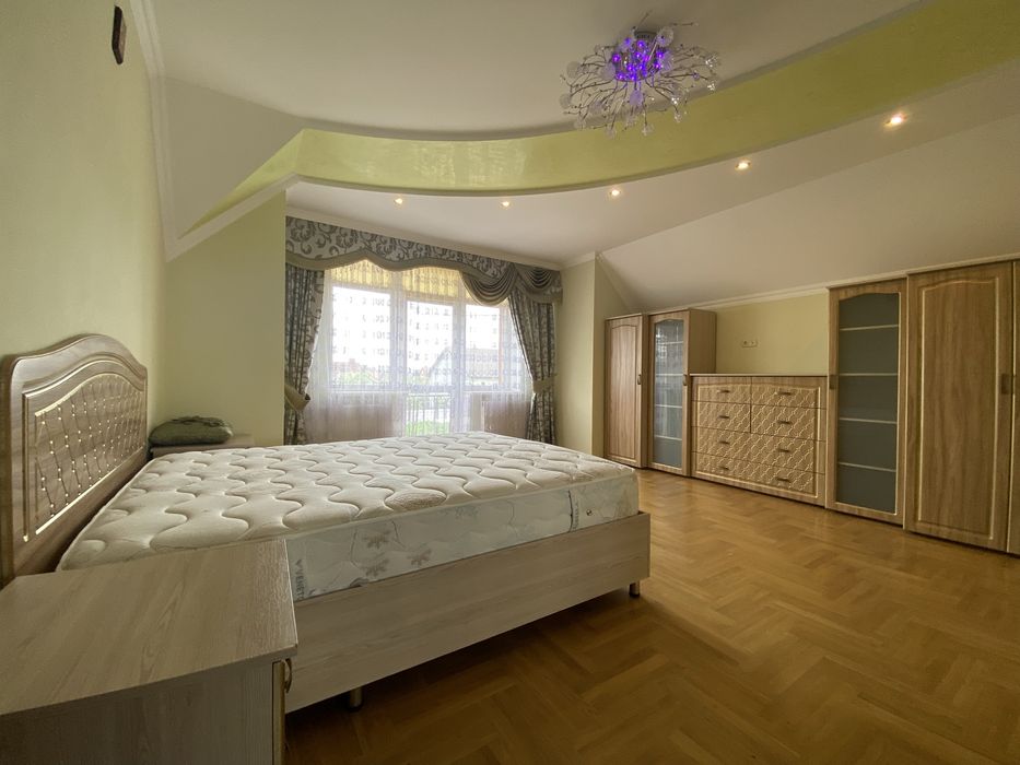 Просторий будинок з ремонтом, меблями та зручним розташуванням