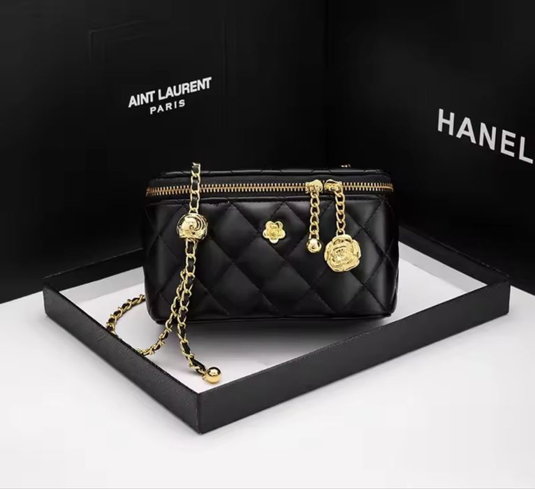 Дуже гарна сумка у стилі chanel