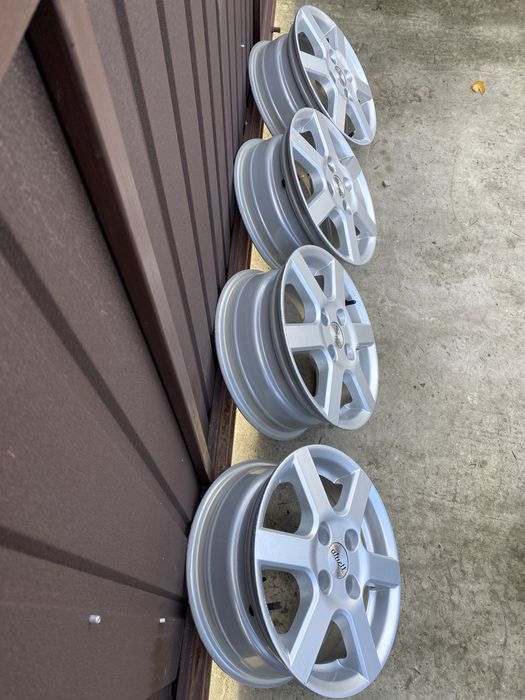Продам диски/титани Alutec R14 4/100 ET-38