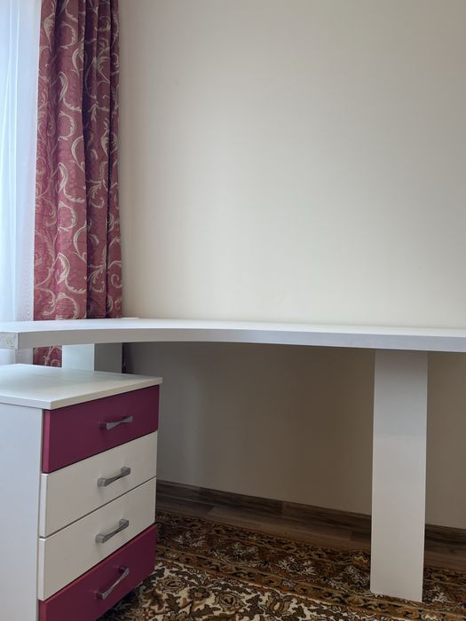 Стіл + тумбочка