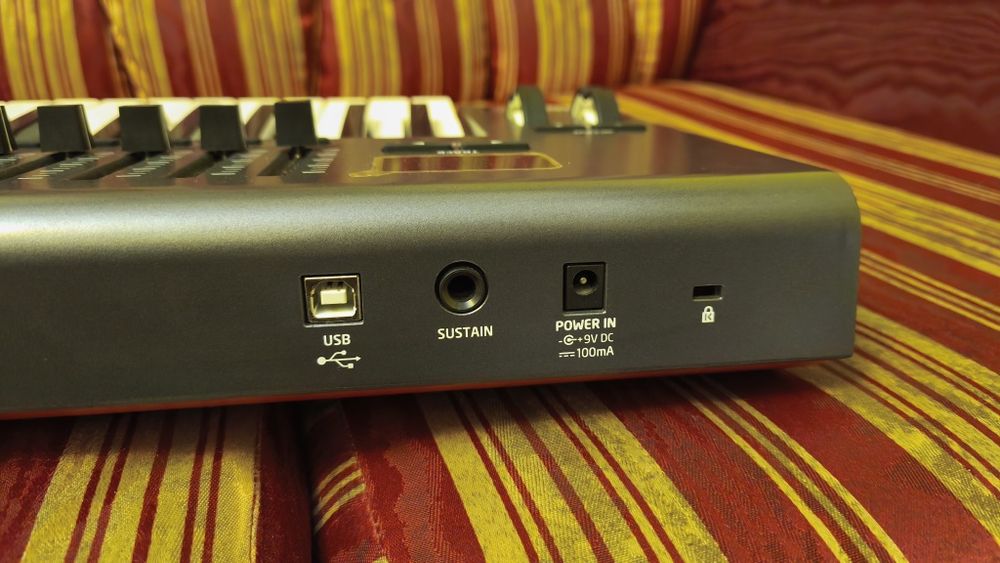 Teclado MIDI Novation Launchkey 61