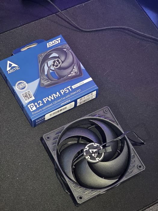 Arctic Ventoinha P12 PWM PST 120mm – Excelente Estado