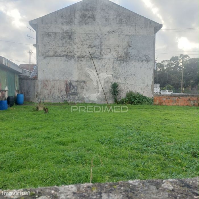 Terreno com Projeto Aprovado para 7 Quartos - Pedrouços - Maia