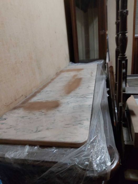 Móvel aparador e Cristaleira em raiz de nogueira