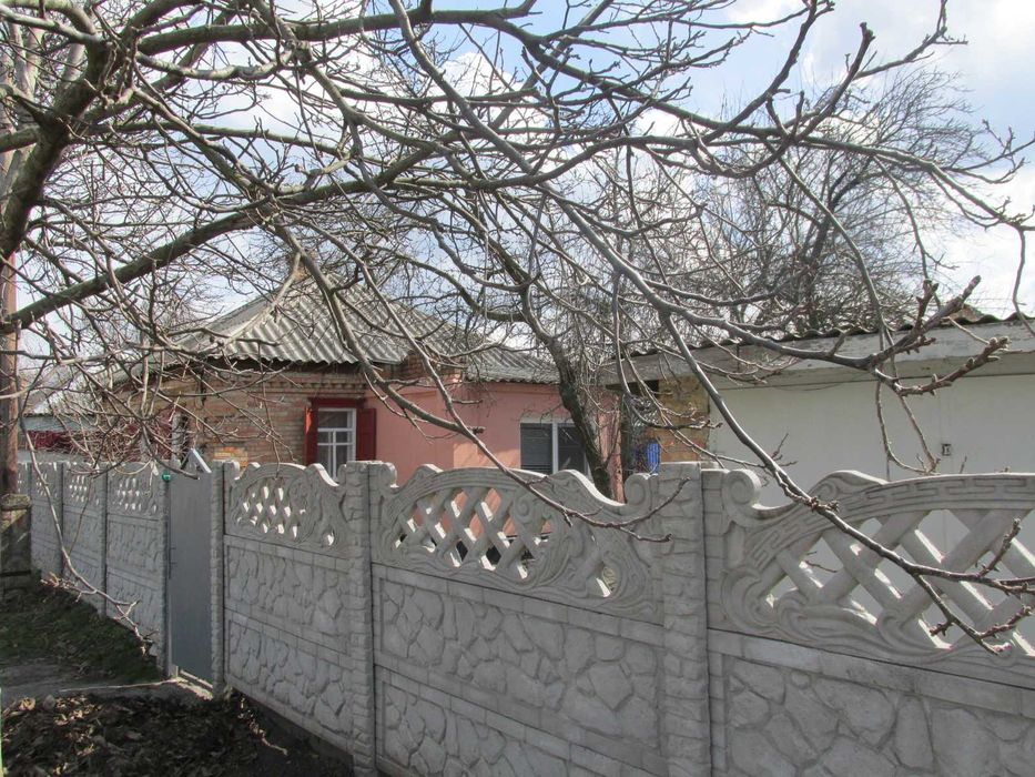 Продам пів будинку з окрем. вход. по вул.М.Заньковецької ,р-нТаксопарк