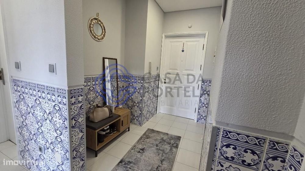 Apartamento T2 com garagem, jardim privativo e excelente localização