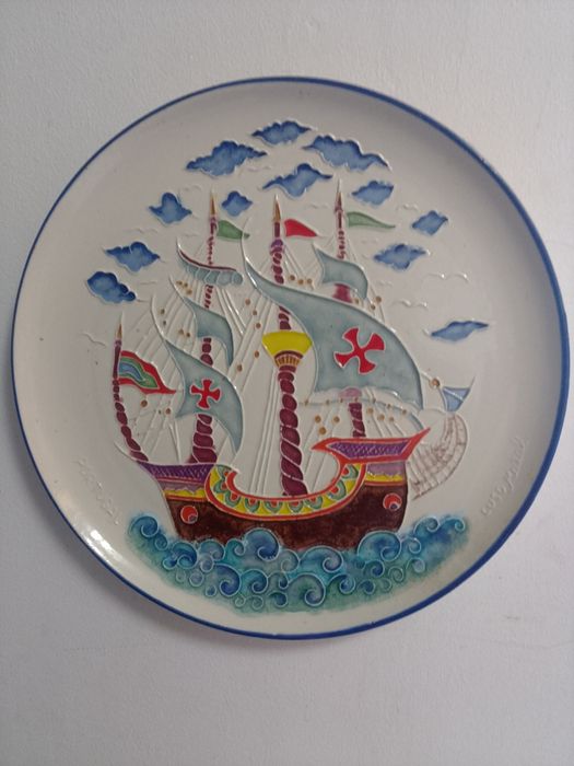 Prato com caravela portuguesa pintado á mão