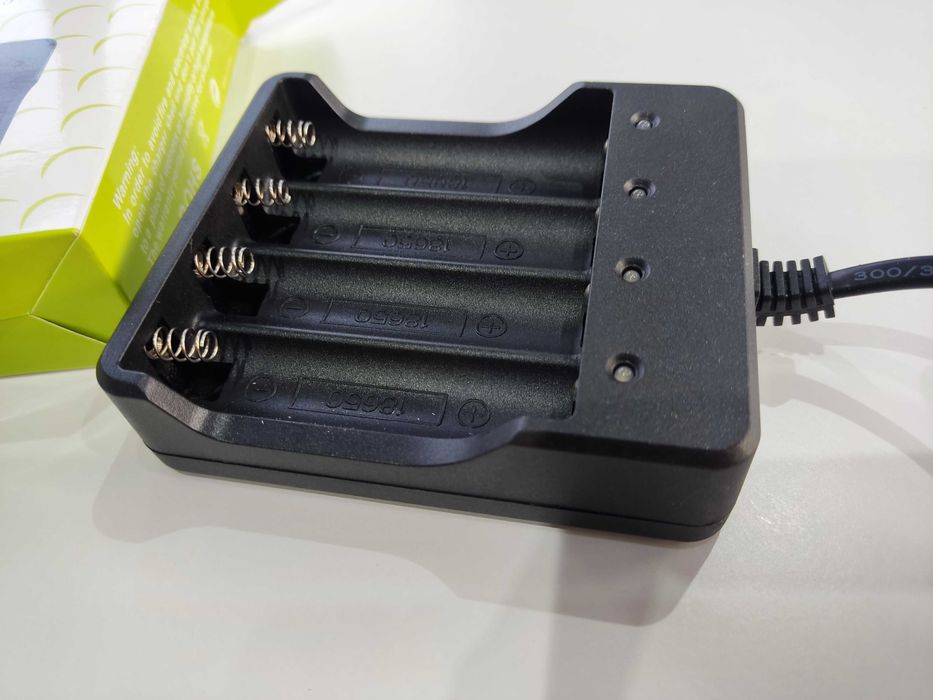 ZESTAW Ładowarka Do Ogniw 18650 Baterii Akumulatorów Li Ion 3,7v 4,2v