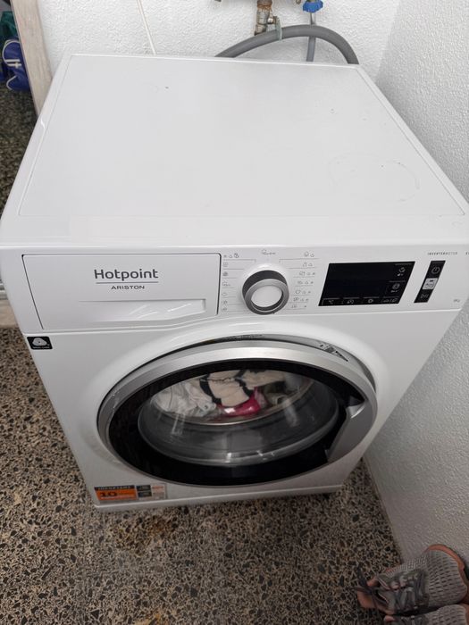 Máquina de Lavar roupa com pouca utilização - Hotpoint Ariston - 8k