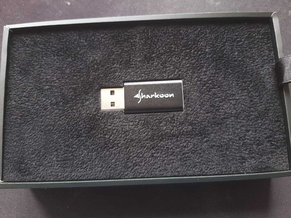 Аудіо-аппаратура (Навушники, підставка під навушники, зовн.аудіокарта)