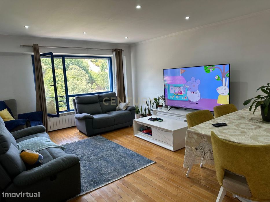 Magnífico Apartamento Duplex no Coração de Montalegre